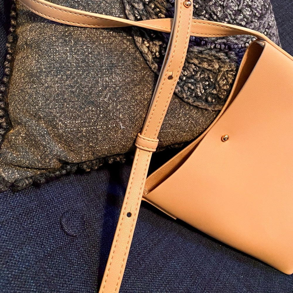 EUC Medium Samara shoulder bag/crossbody - Picture 5 of 11